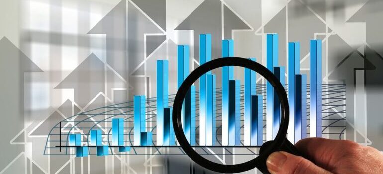 Online reputation management can contribute to SEO by controlling the rise in rankings.