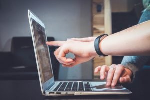 advertising online laptop