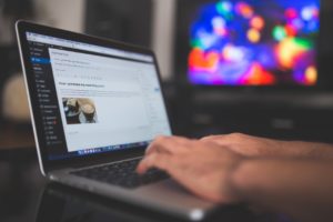 converting readers into leads