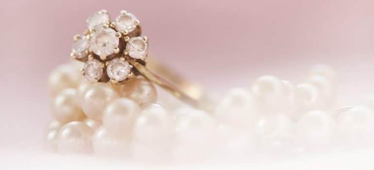Ring and pearl necklase