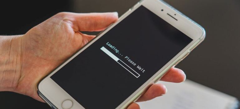 Loading screen on smartphone.