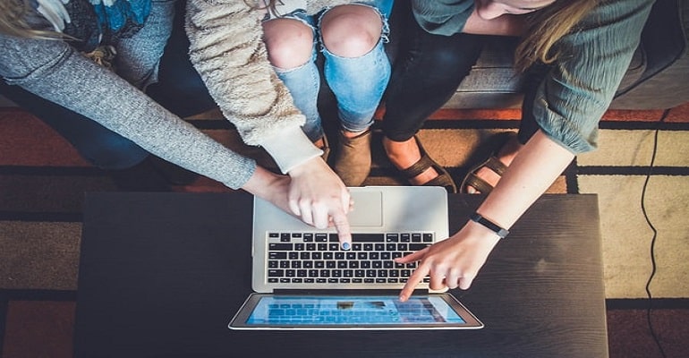 a meeting for deciding on good blog topics