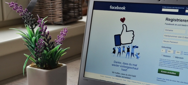 Facebook 