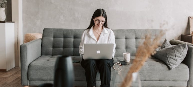 A person searching for movers and picking the first result, showing how a 3-star moving company stole your customers through better visibility